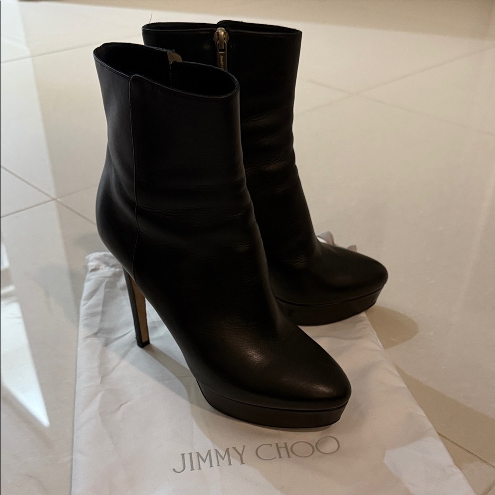 ！！SOLD！！Jimmy Choo Black Leather Magic Ankle Boots Size 38